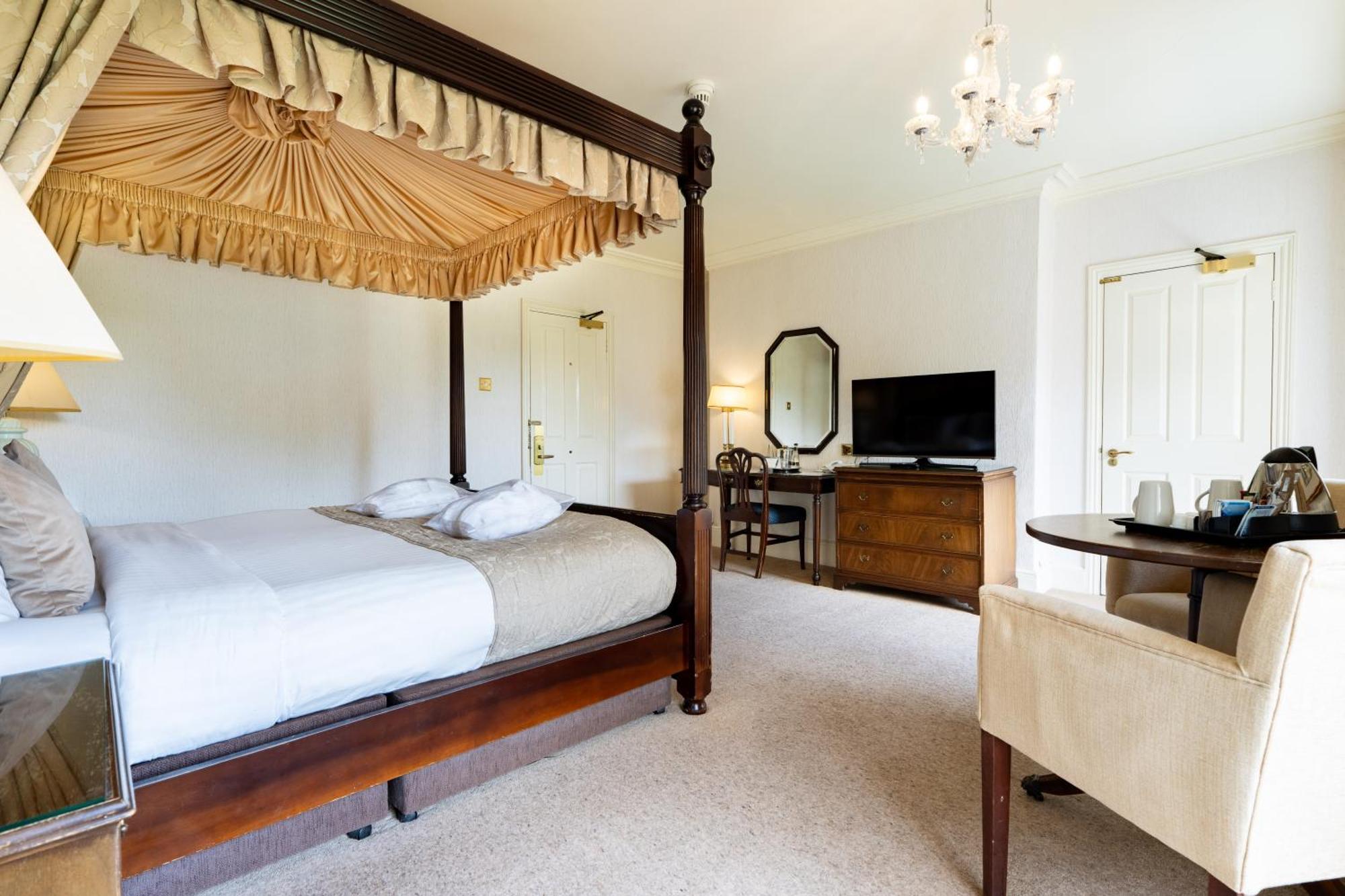 Heritage four Poster Room