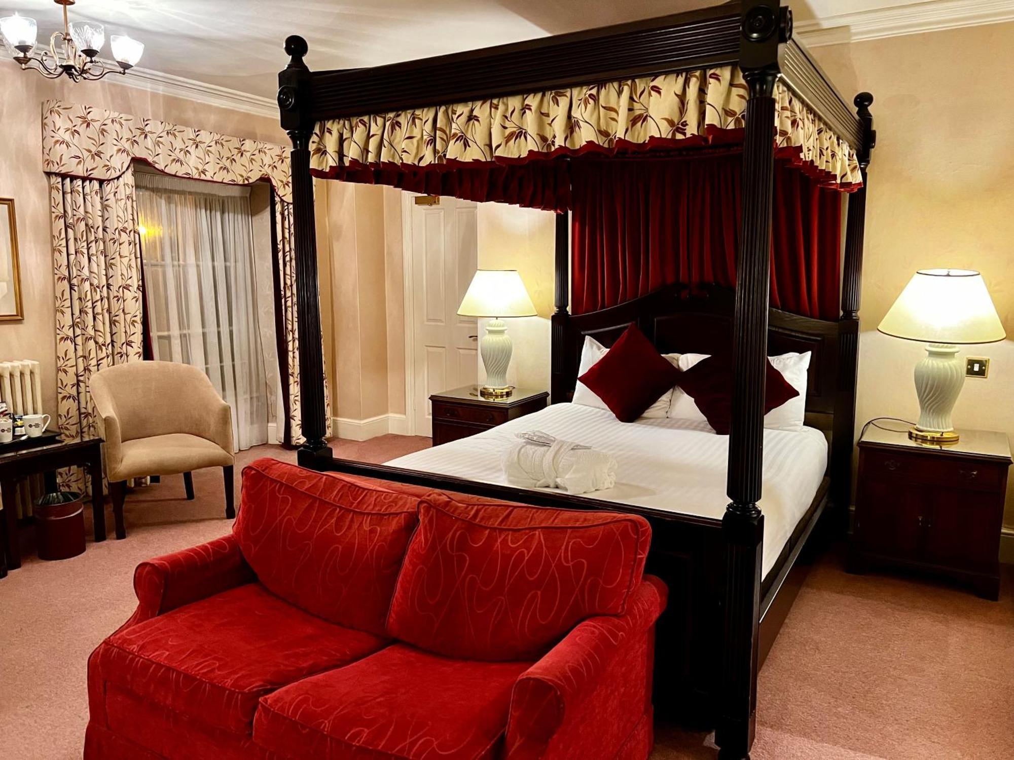 Heritage four Poster Room